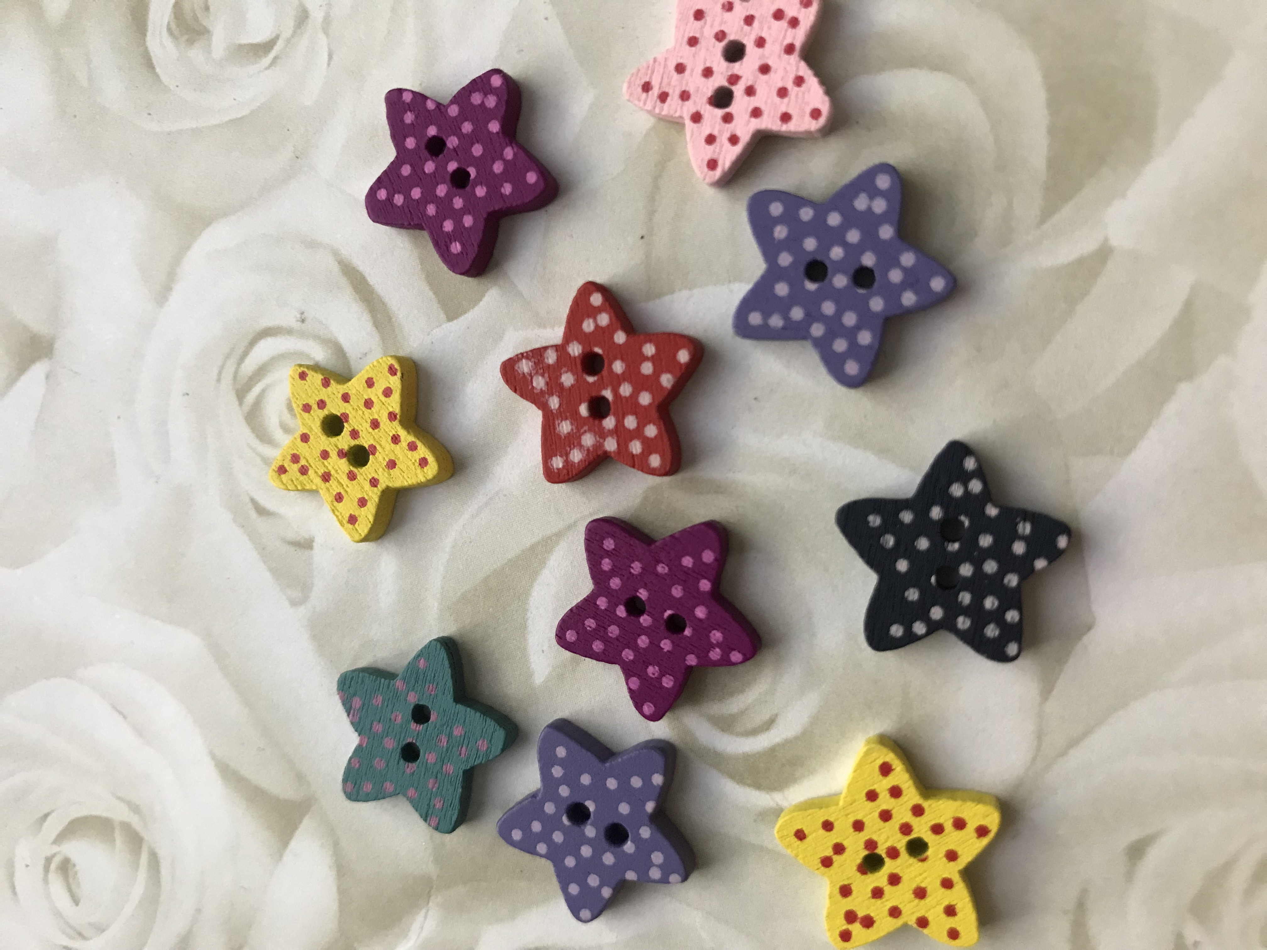 Wooden Bright Speckle Star 2 Hole 15mm Buttons