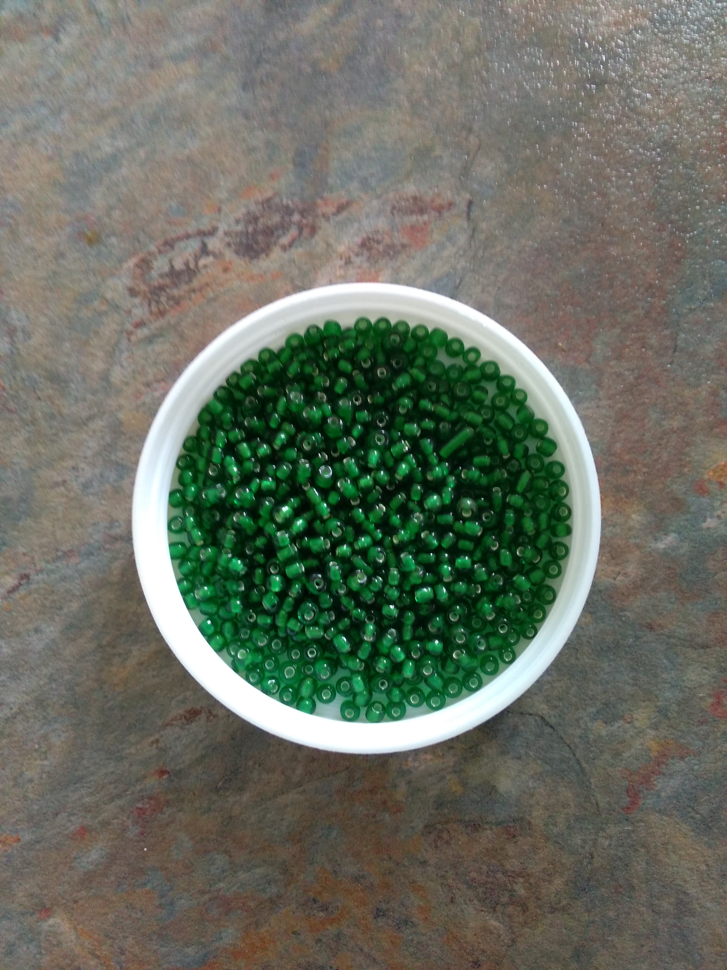 Emerald Silver Lined 8/0 Seed Beads