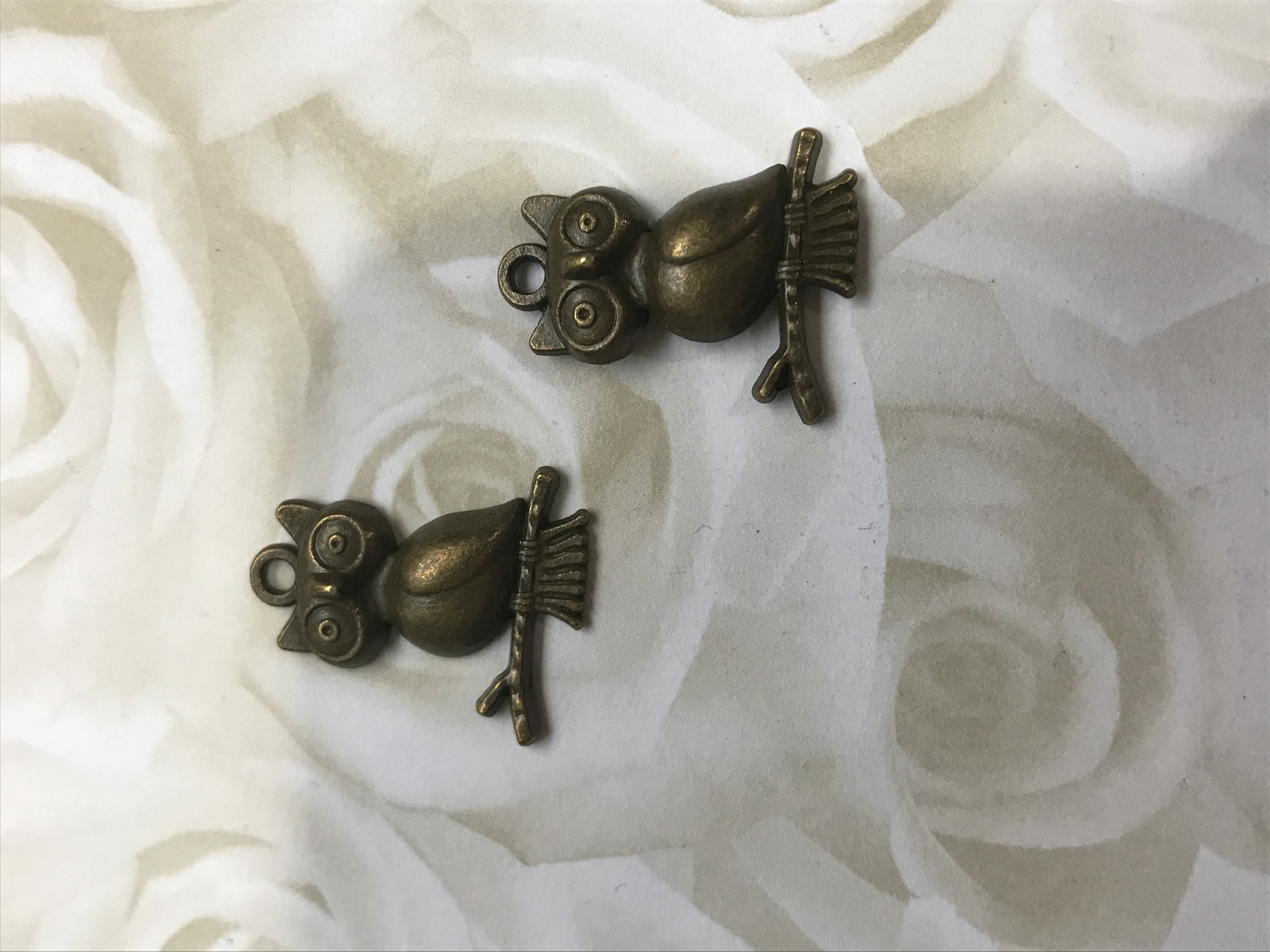 Antique Bronze Owl 23x18mm Charms