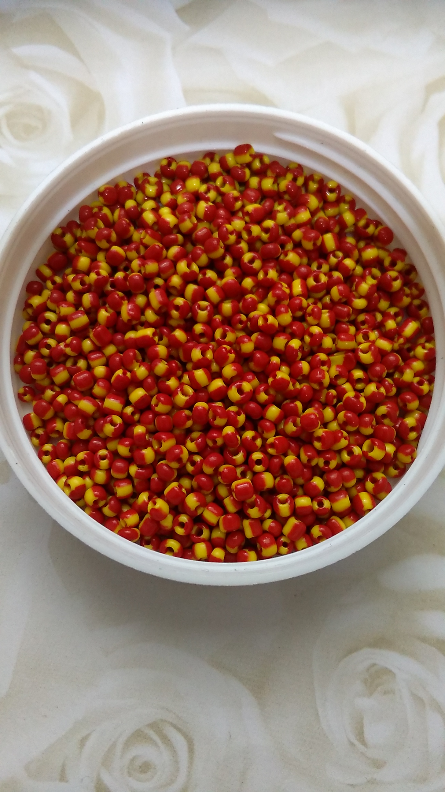 Seep Red/Yellow 8/0 Seed Beads
